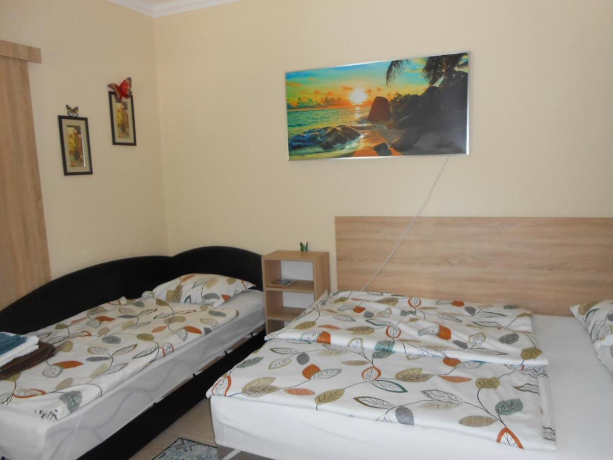 Zsoka Apartman Hajduszoboszlo Exterior photo
