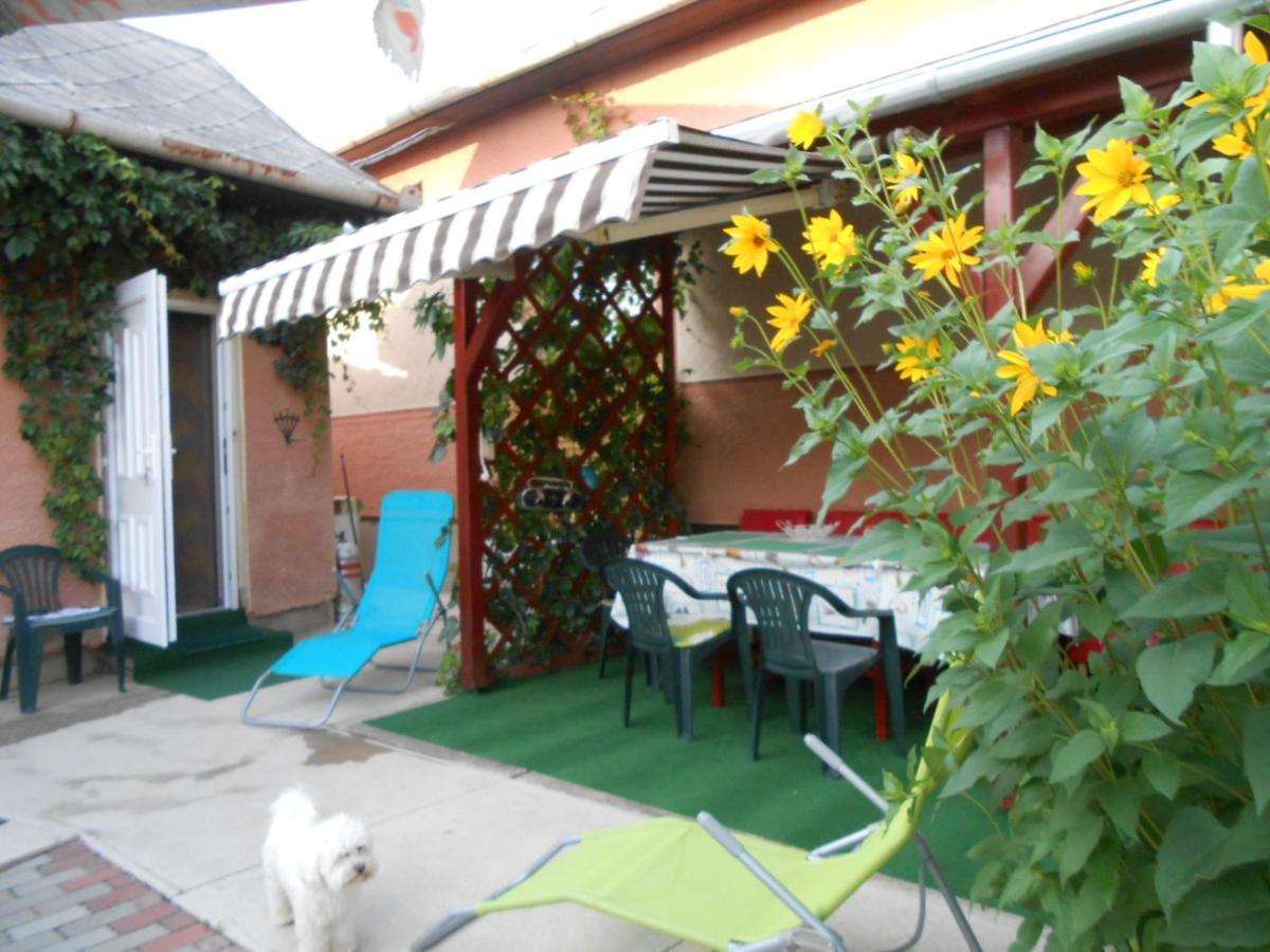 Zsoka Apartman Hajduszoboszlo Exterior photo